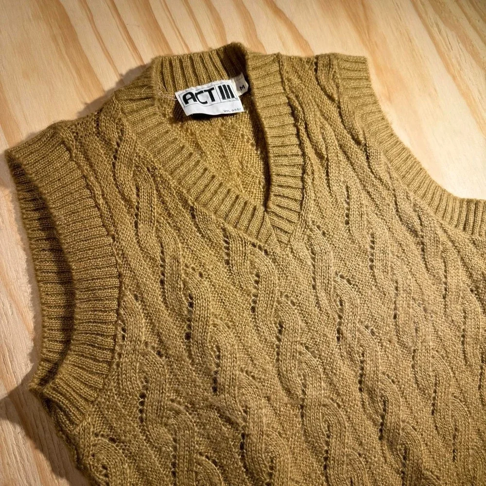 Vintage 90s ACT III Cable Knit tan Sweater Vest